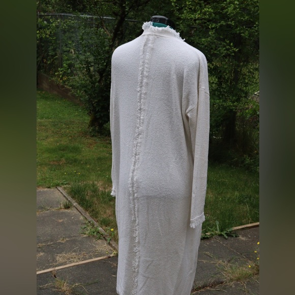 One Grey Day Long White Cardigan - Picture 5 of 6